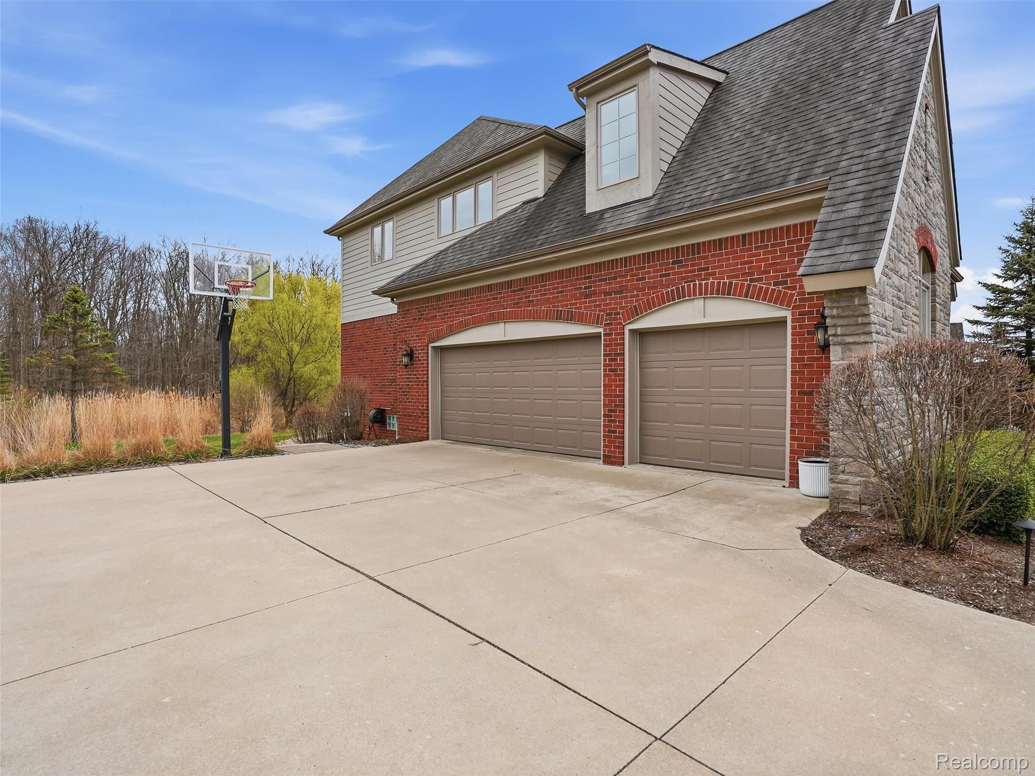 3085 Royal Berkshire Lane