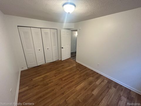 Tiny photo for 924 Chestnut Hill Drive #A, Auburn Hills City, MI 48326 (MLS # 20261017750)