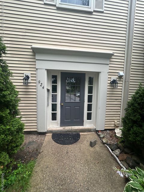 Tiny photo for 924 Chestnut Hill Drive #A, Auburn Hills City, MI 48326 (MLS # 20261017750)