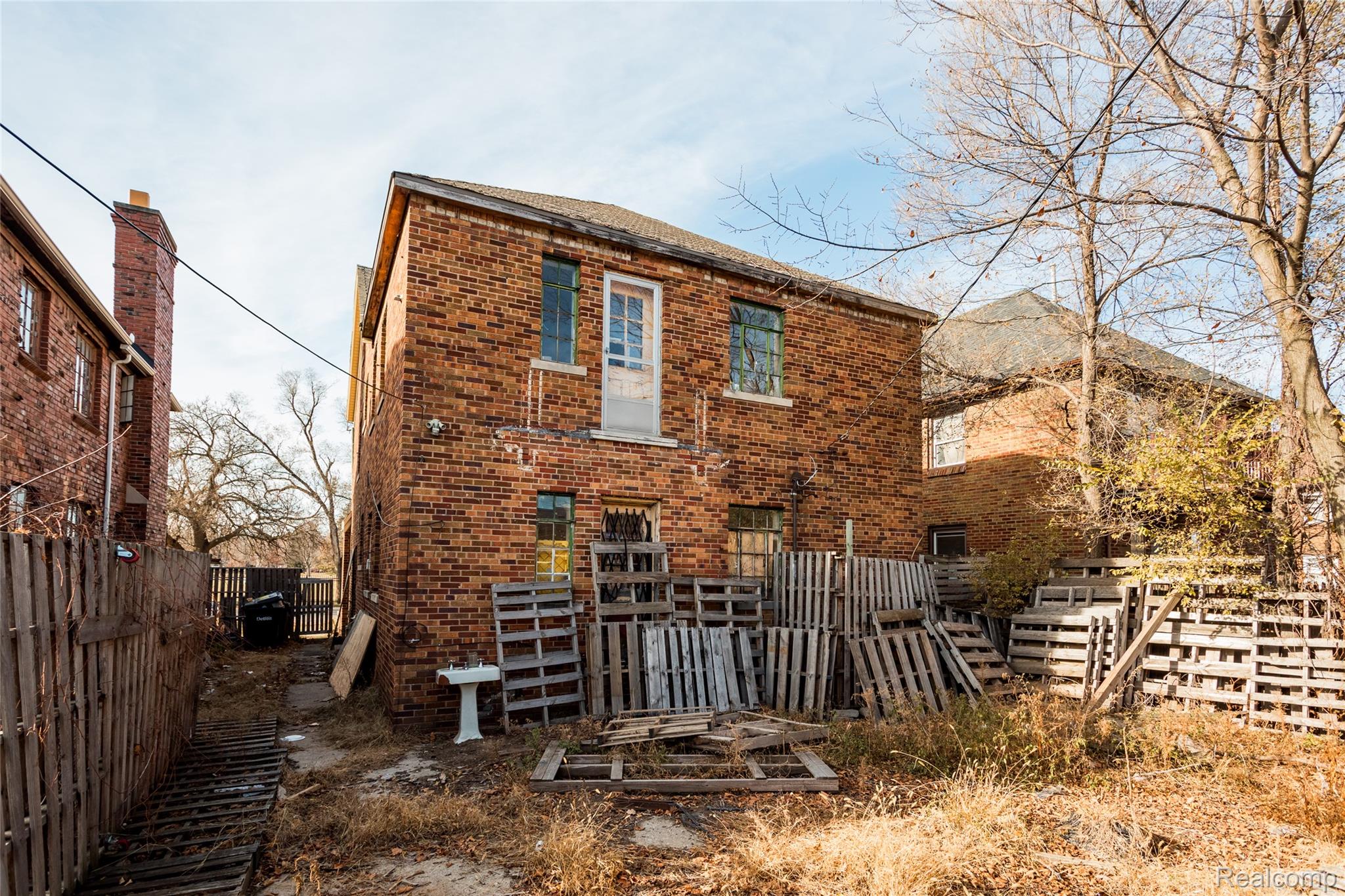 16766 Greenlawn Street