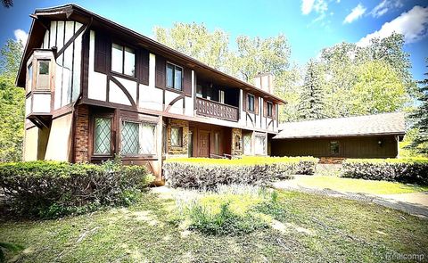 1250 Club Drive Bloomfield Hills City MI 48302