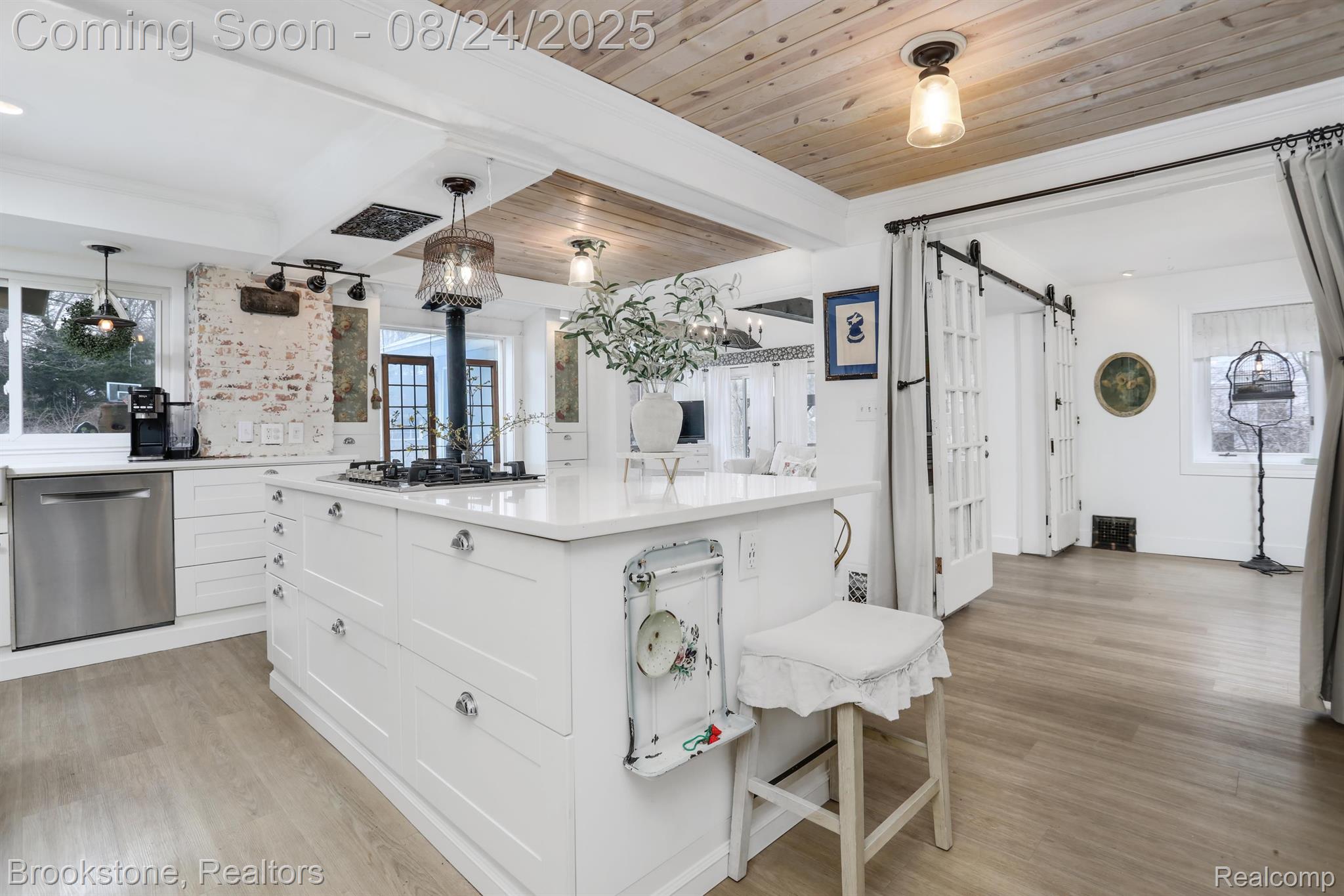 7146 ARROWOOD Drive