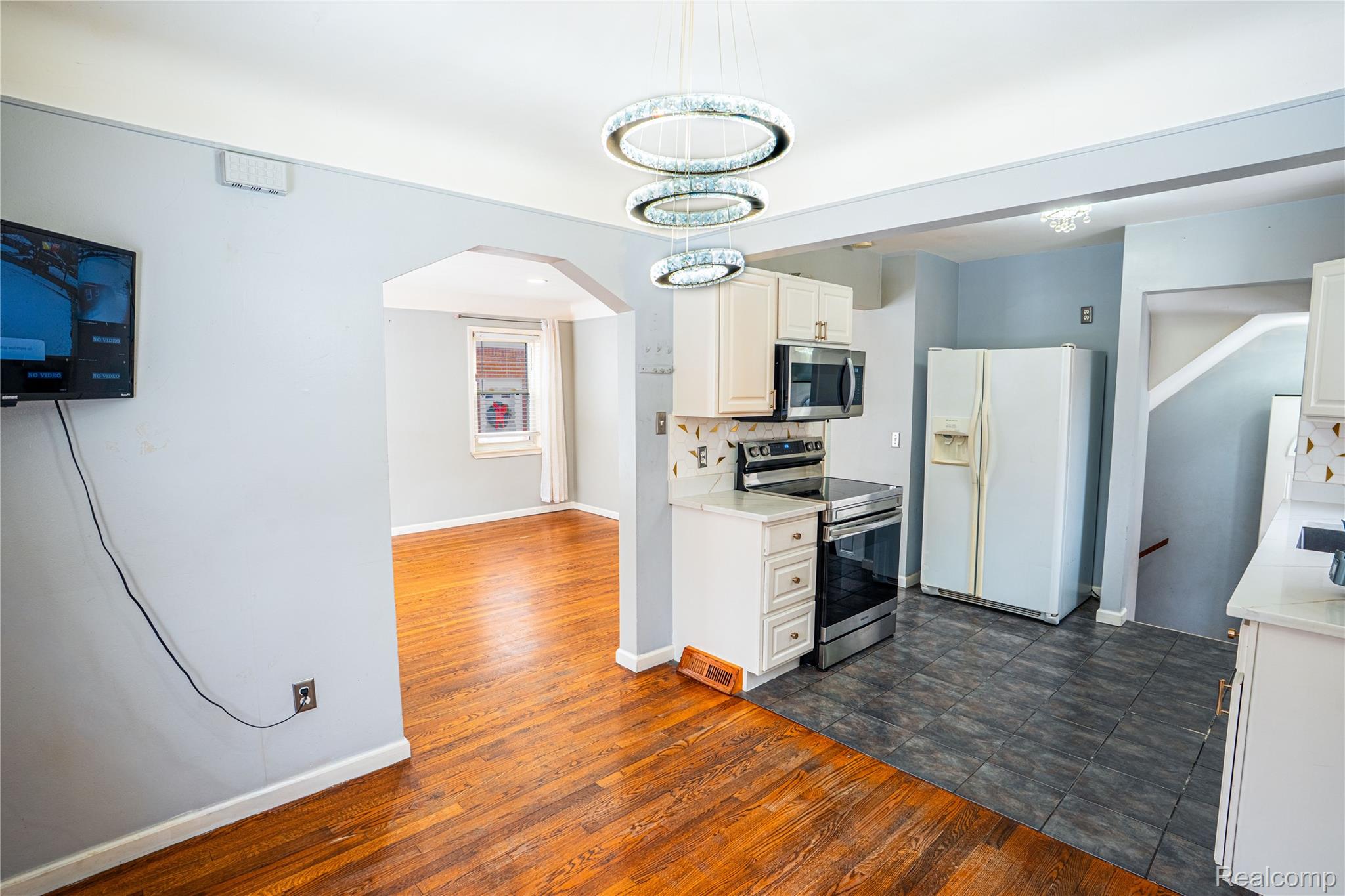 8467 Riverview Street