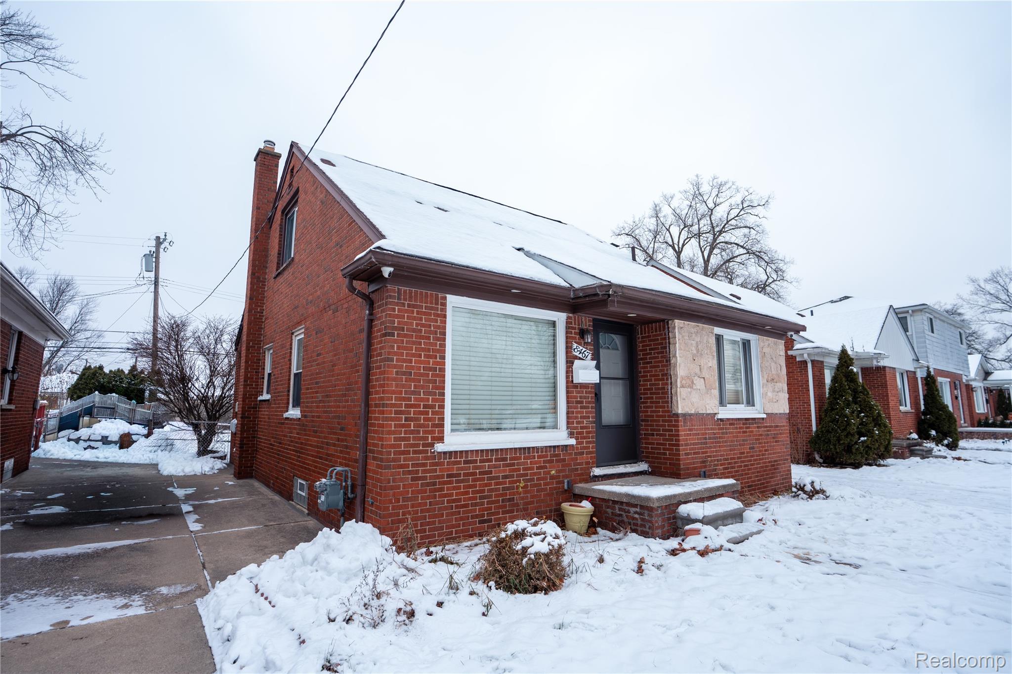 8467 Riverview Street