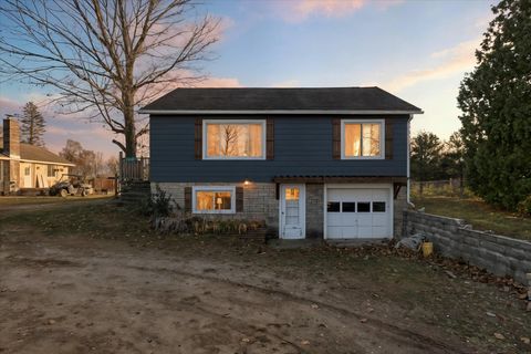 379 W Main Street Pinckney Village MI 48169