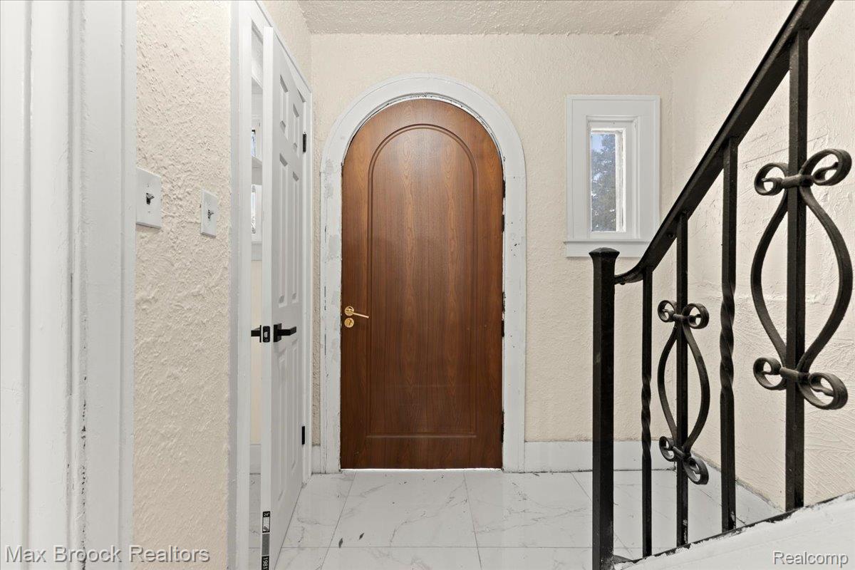 17180 Kentucky Street