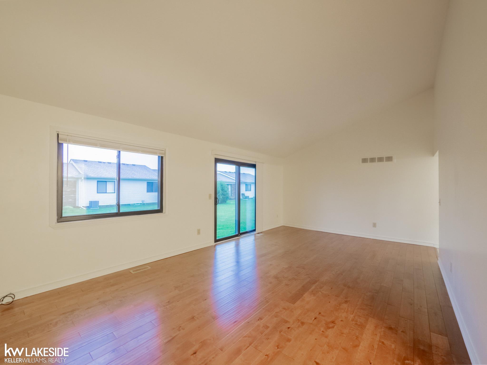 8708 Metropolitan Avenue