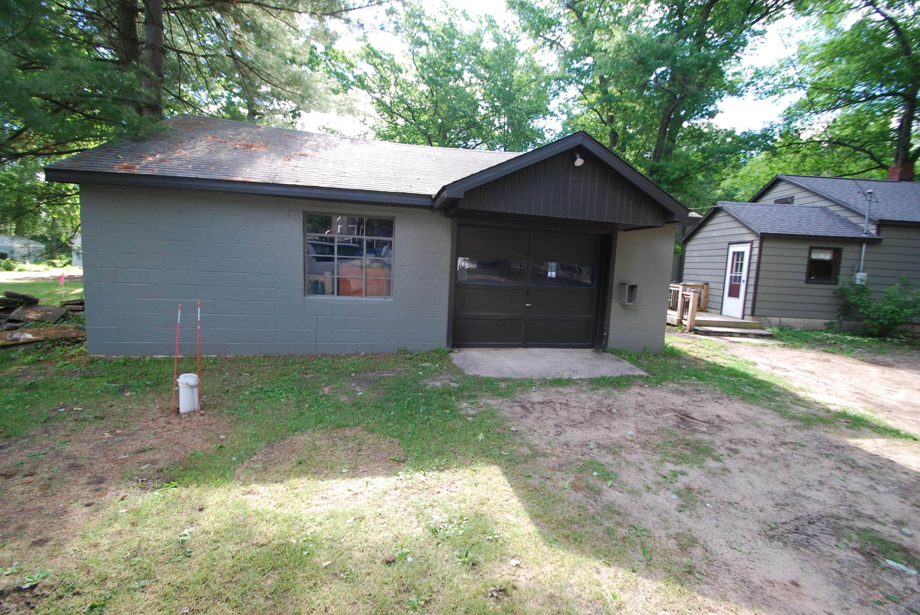 4050 Grass Lake Road