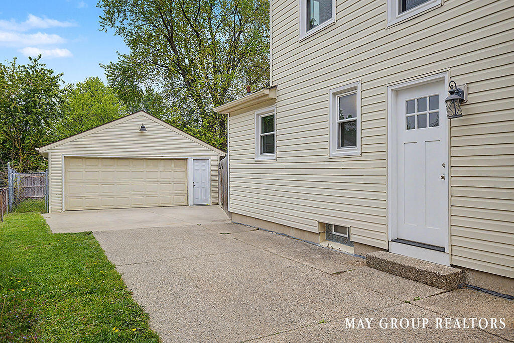347 Spruce Street SE
