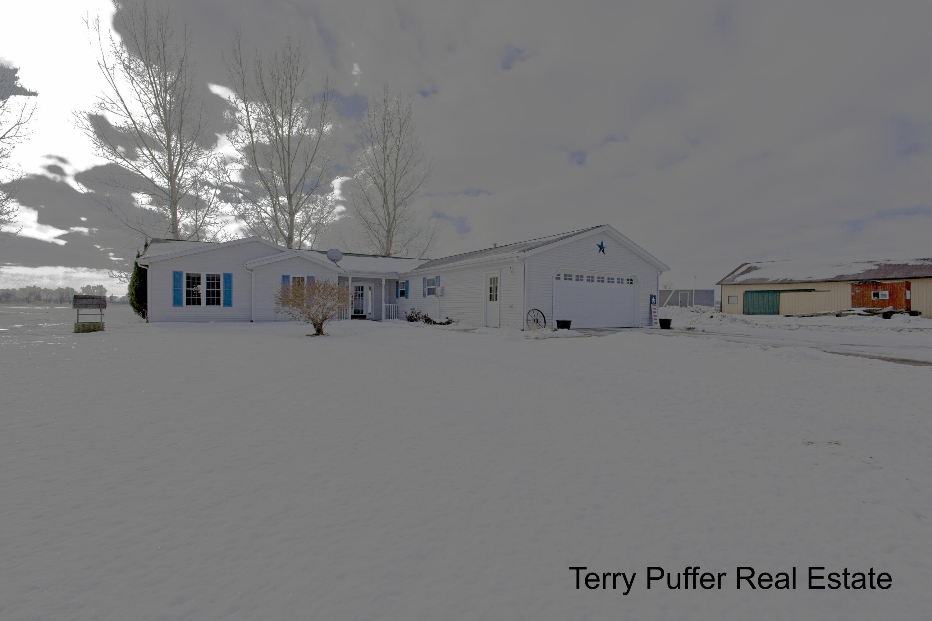 1497 W Grand River Avenue