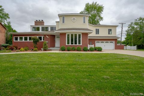 622 Sunningdale Drive Grosse Pointe Woods City MI 48236