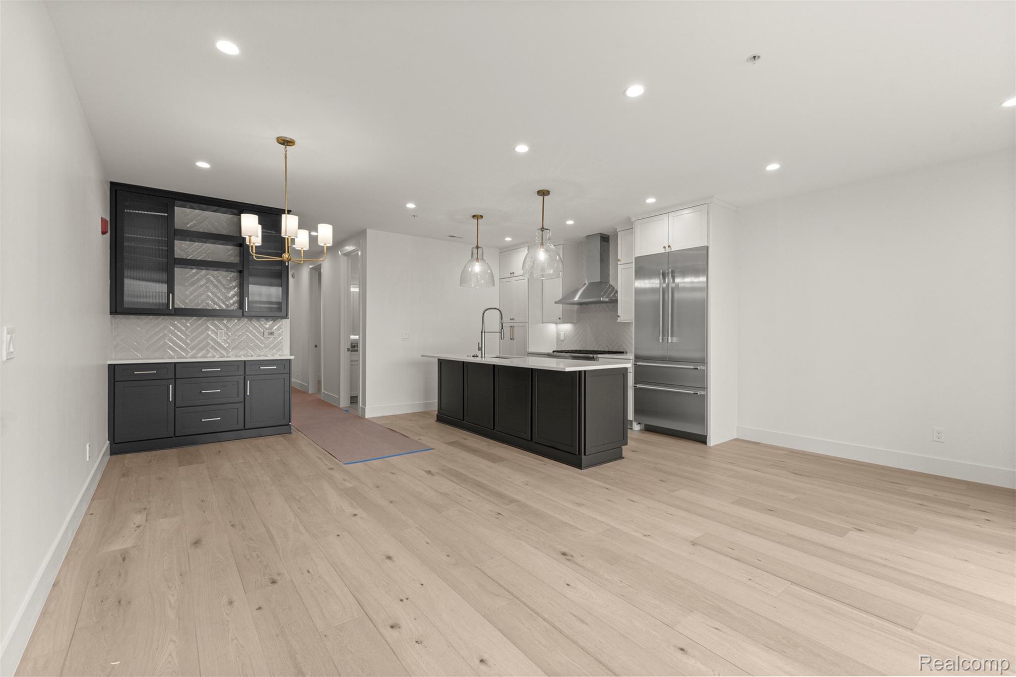 156 N Center Unit 303