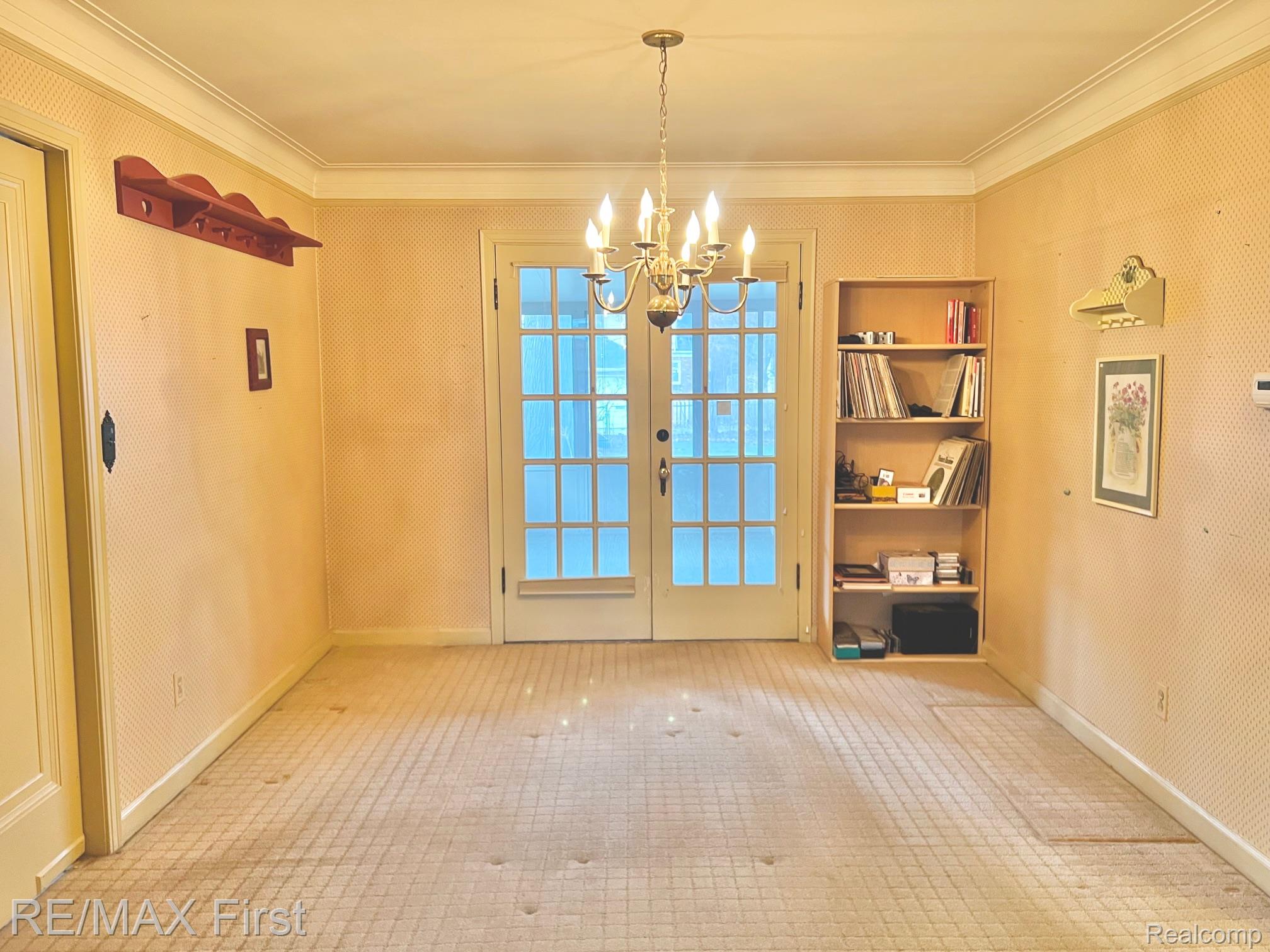 582 W Breckenridge Street