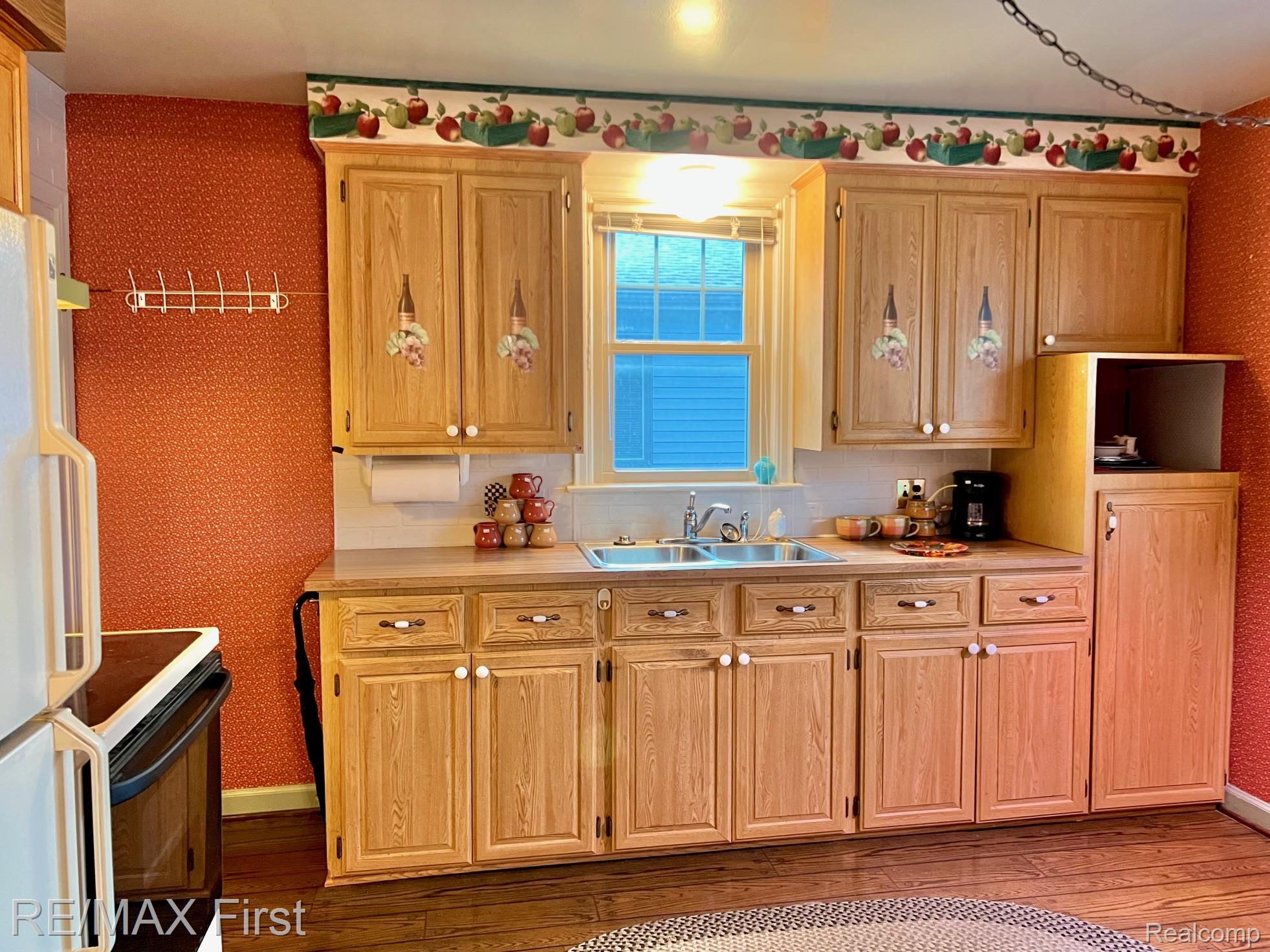 582 W Breckenridge Street