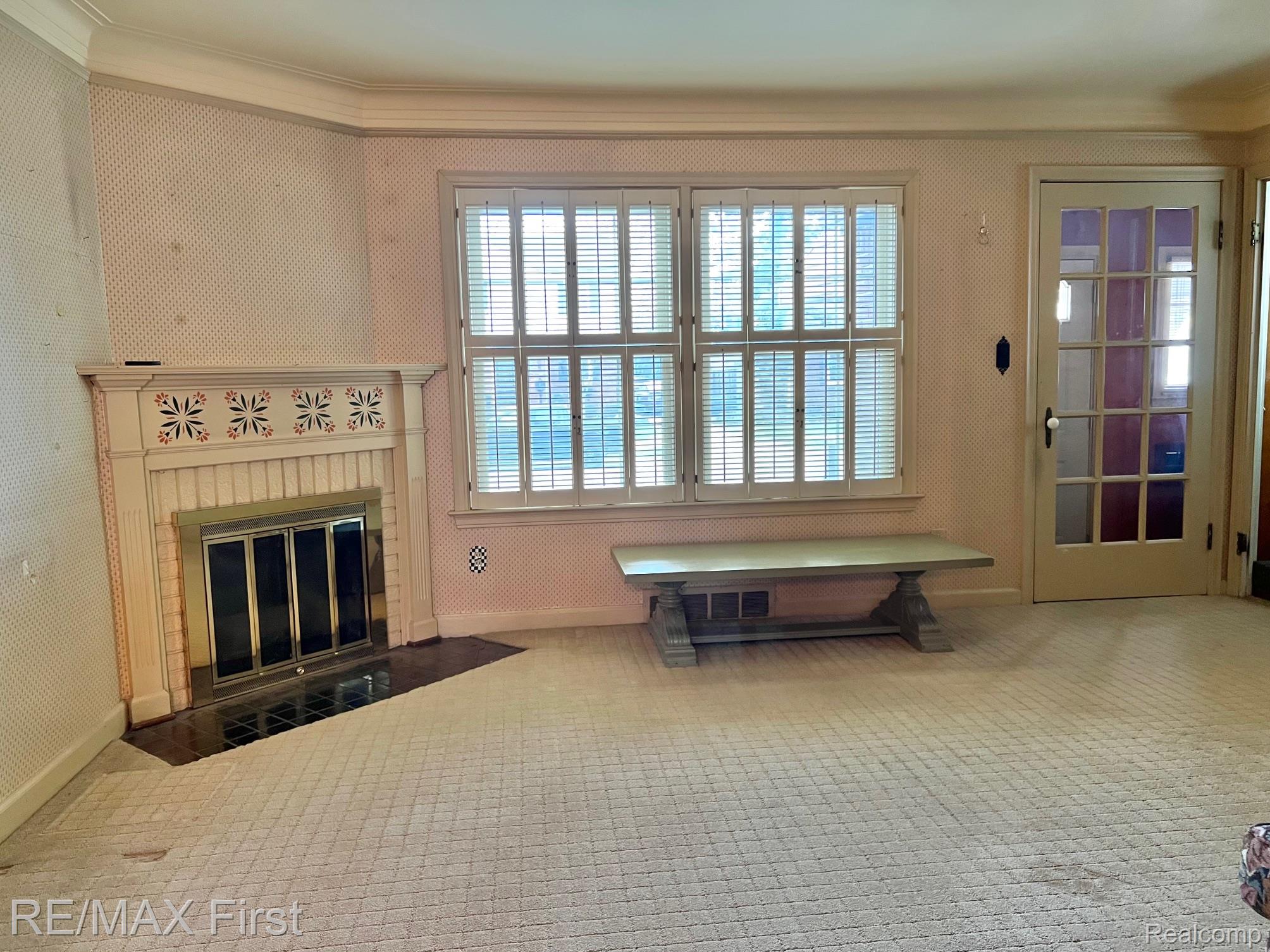 582 W Breckenridge Street