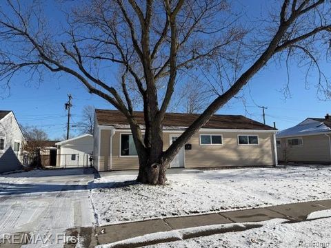 26754 Margaret Street Roseville City MI 48066