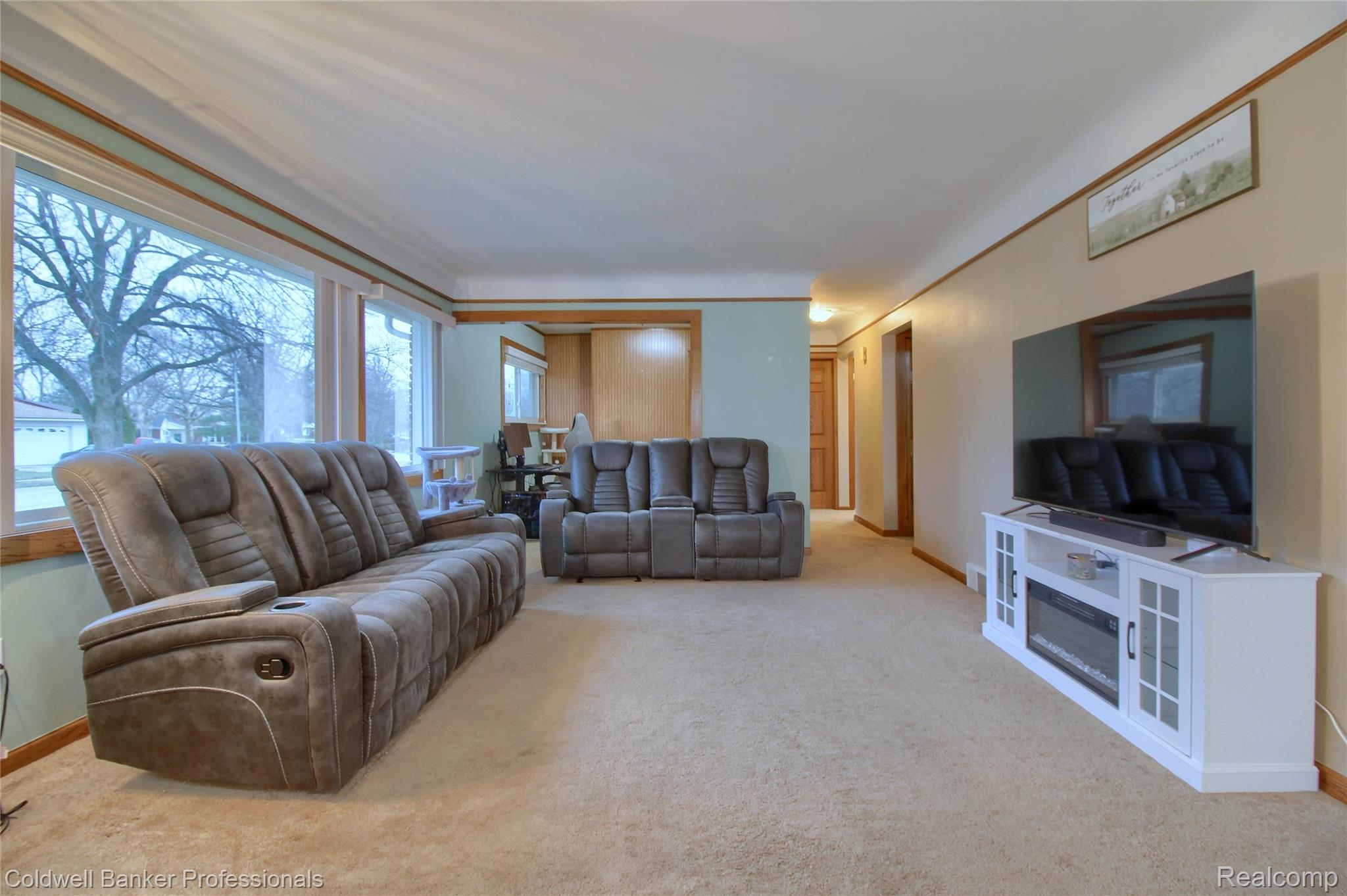 2306 Middlefield Court