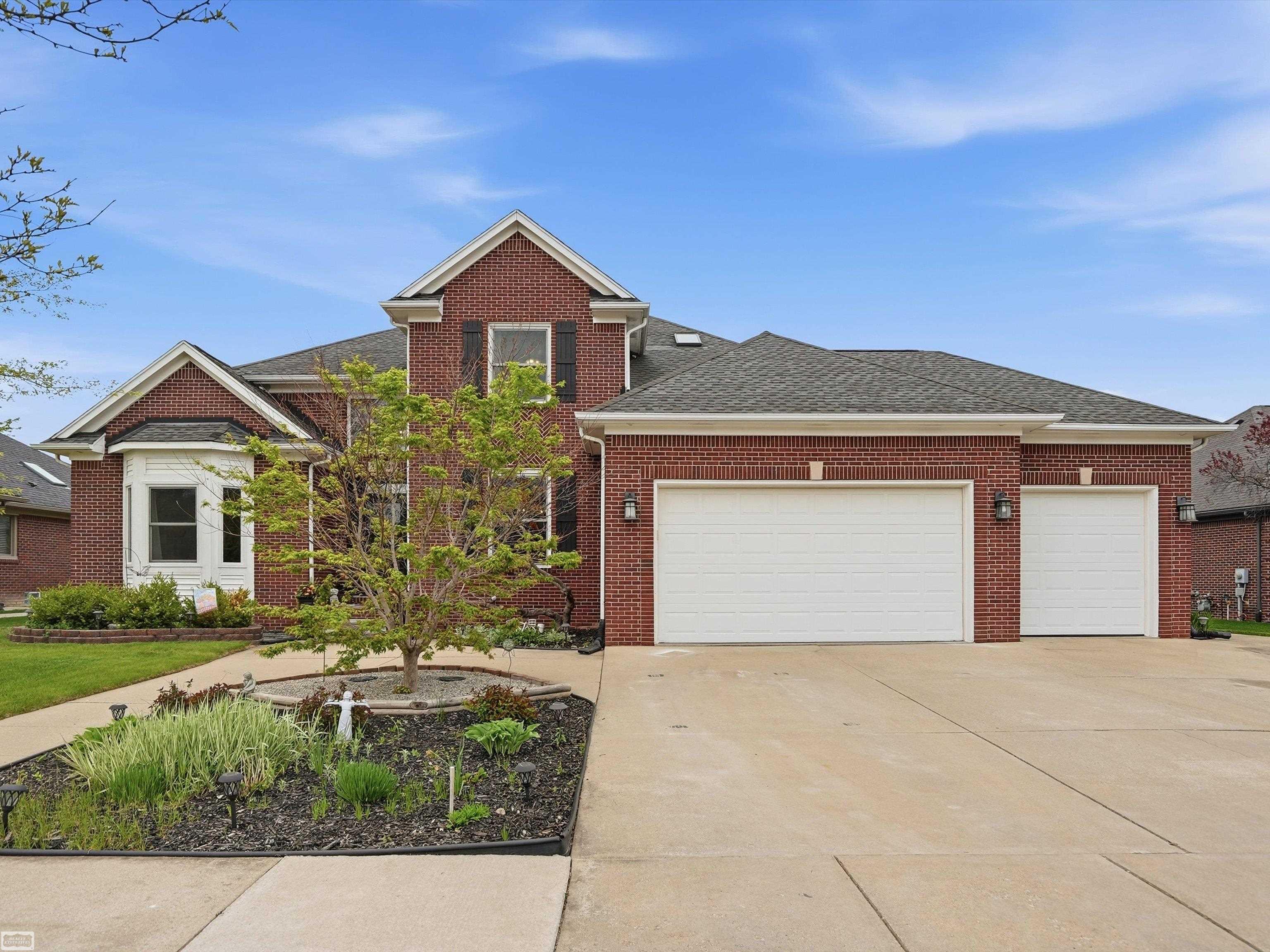 36531 N Pointe Drive