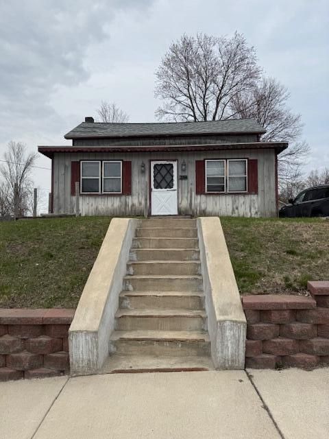 314 W Main Whitehall City Muskegon MI 49461