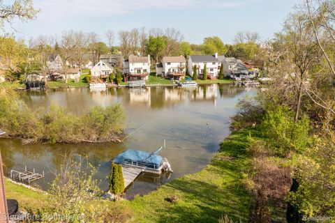 1389 S CASS LAKE Road Waterford Charter Township MI 48328