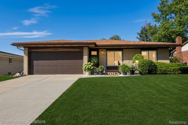 13751 BROUGHAM DR, STERLING HEIGHTS, MI 48312 - Image 42591b1bf13c19668dfeae1f31e9d127/2892145779