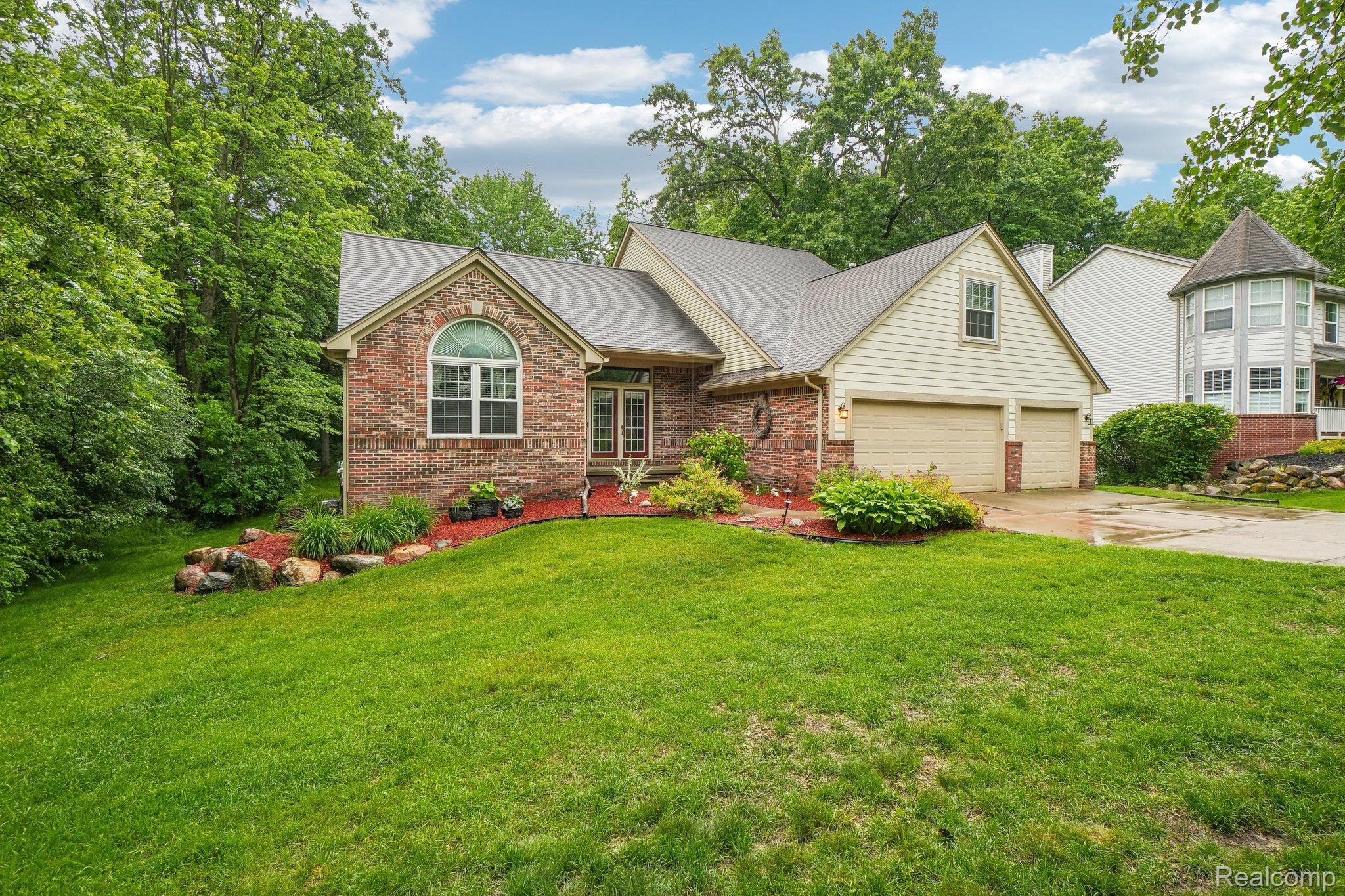 2093 Deer Run Trail