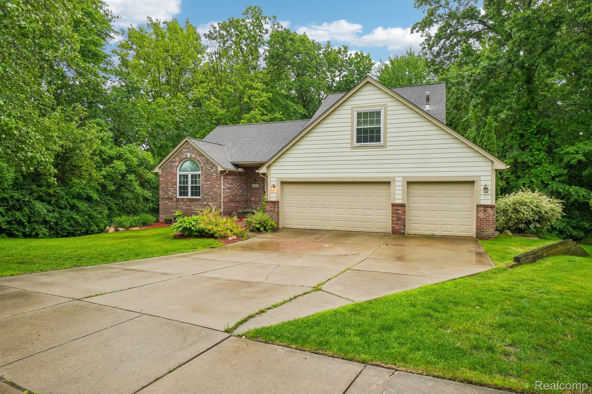 2093 Deer Run Trail