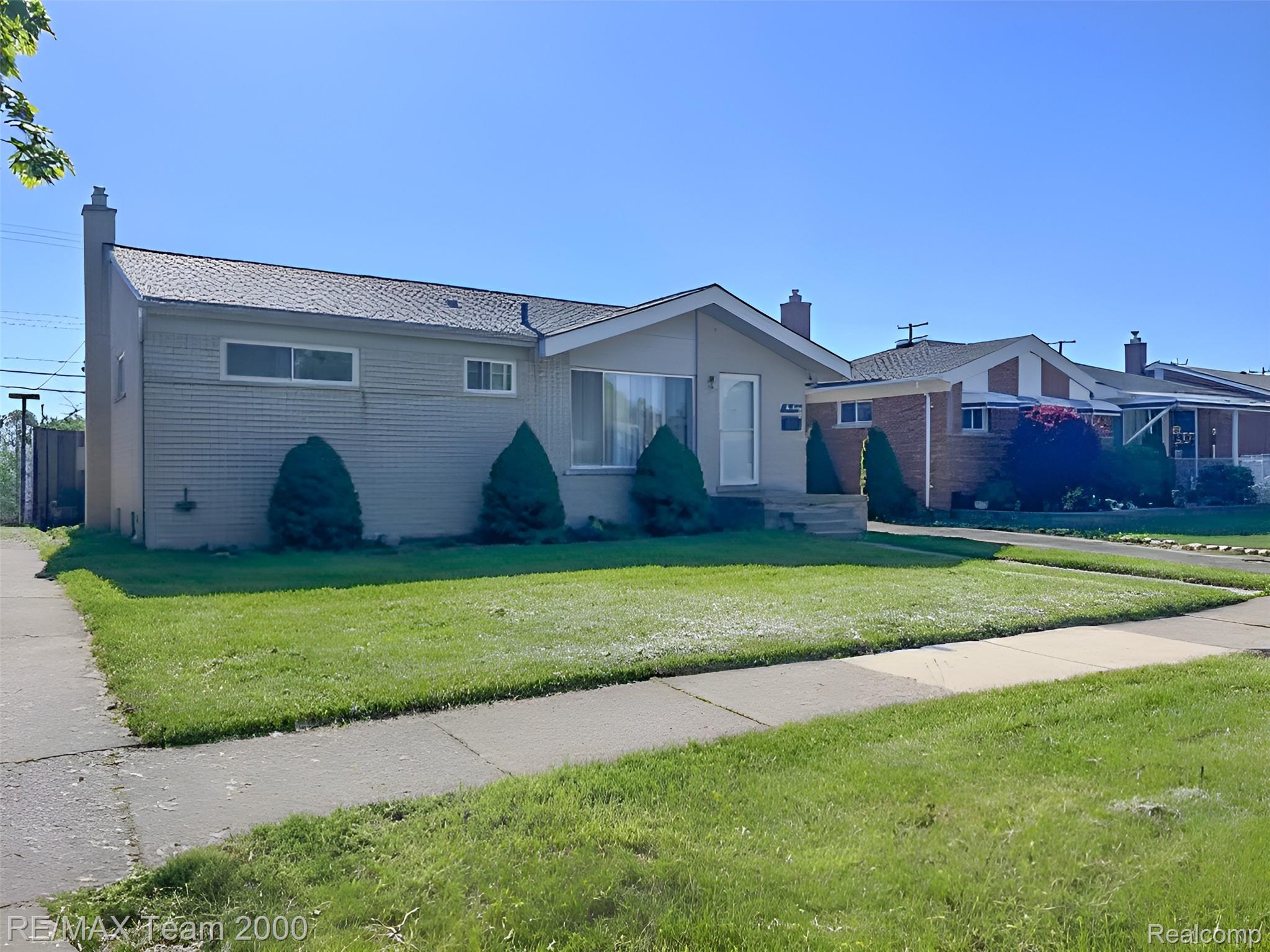 25154 Huron Street