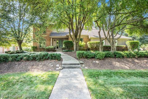 1583 Greenwich Drive Troy City MI 48098