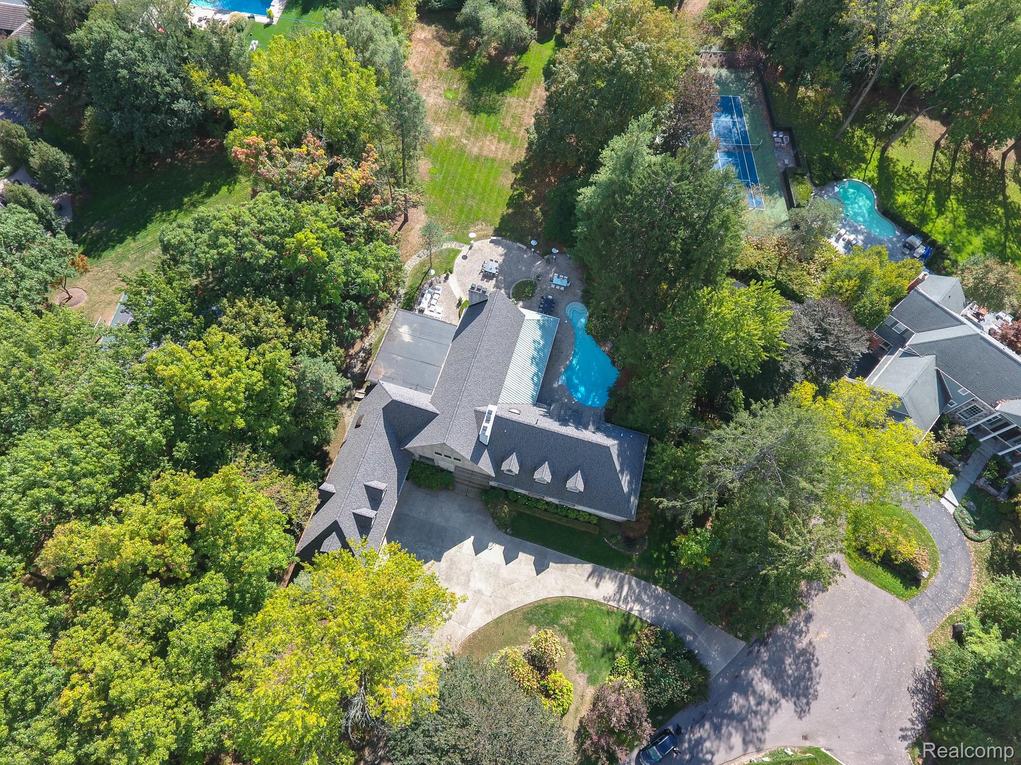 320 CRANBROOK Court