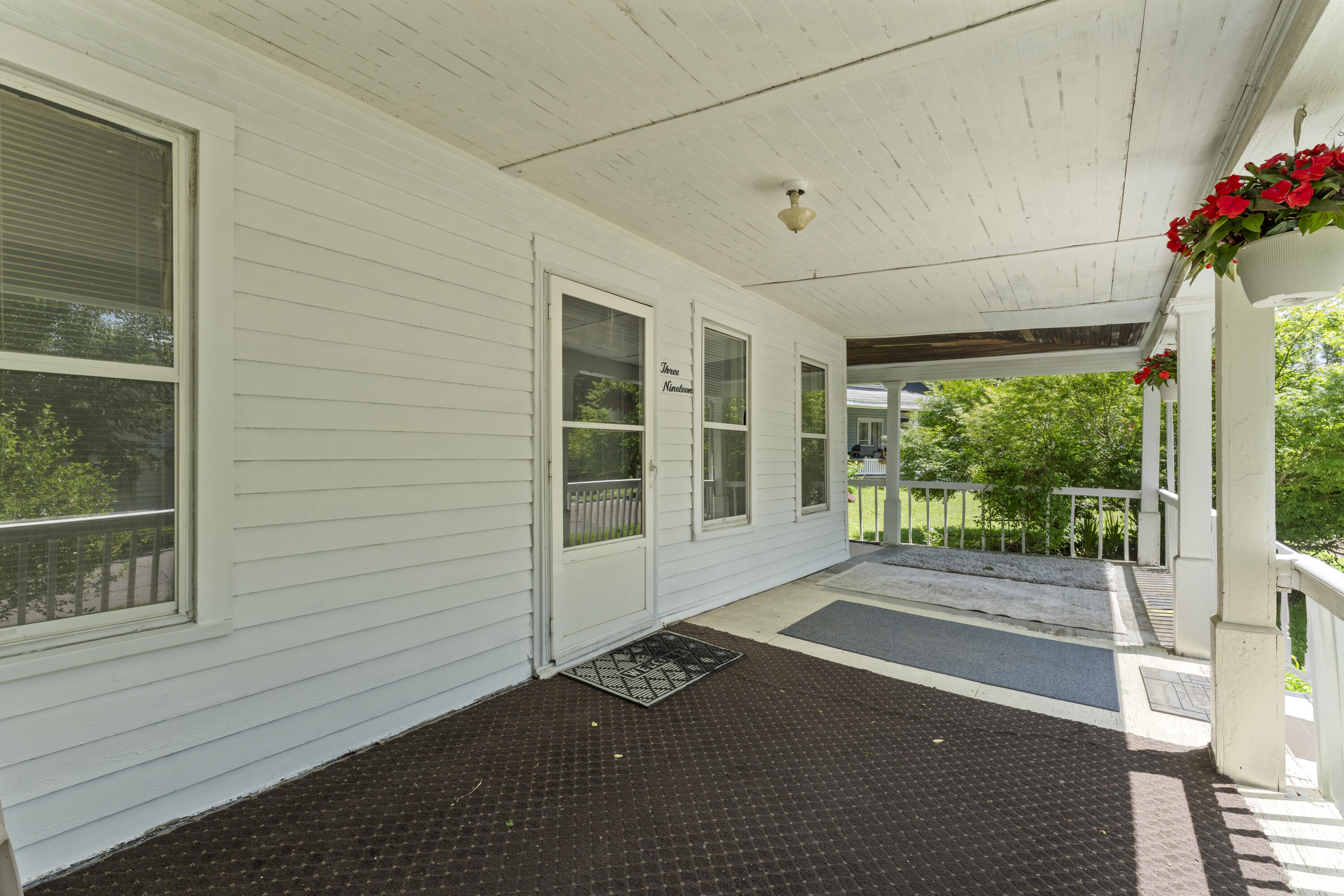 319 S 5th Street
