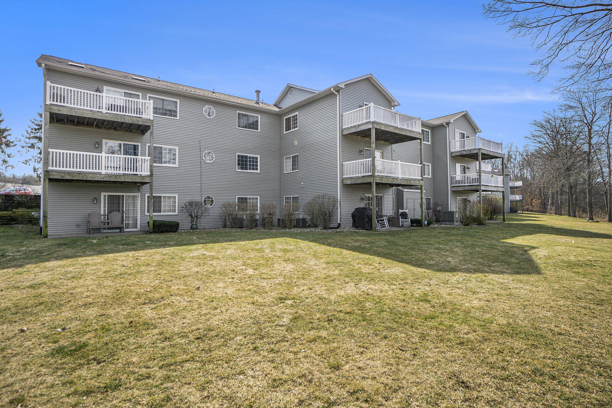 Portage City, Michigan 49024, United States, 3 Bedrooms Bedrooms, ,3 BathroomsBathrooms,Residential,Active,224201