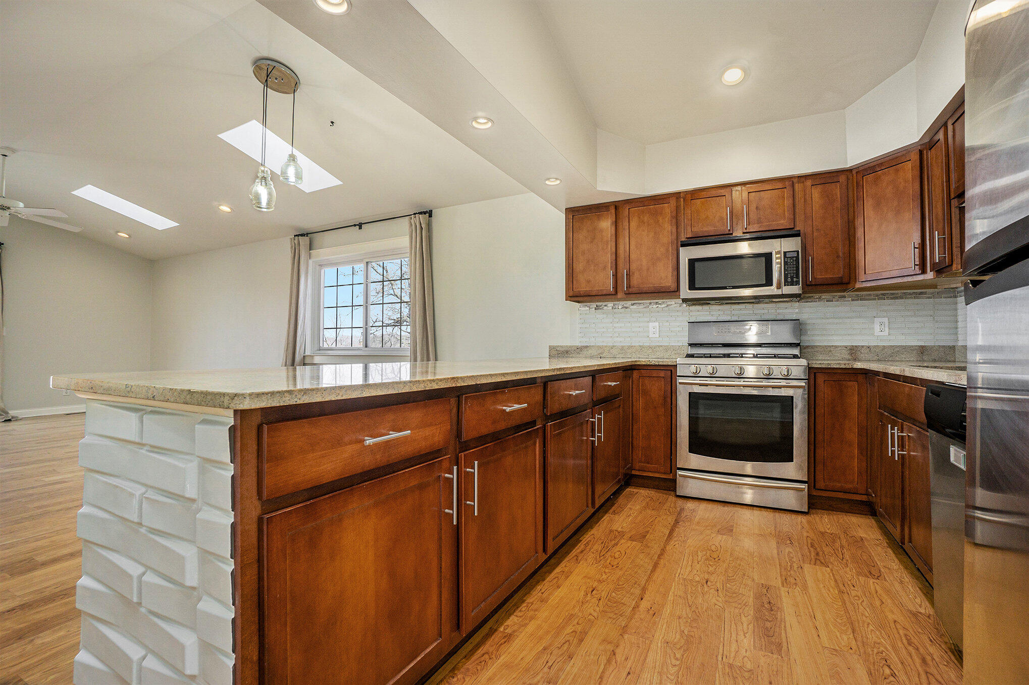 Portage City, Michigan 49024, United States, 3 Bedrooms Bedrooms, ,3 BathroomsBathrooms,Residential,Active,224201