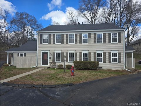 264 1st Street Rochester Hills City MI 48307