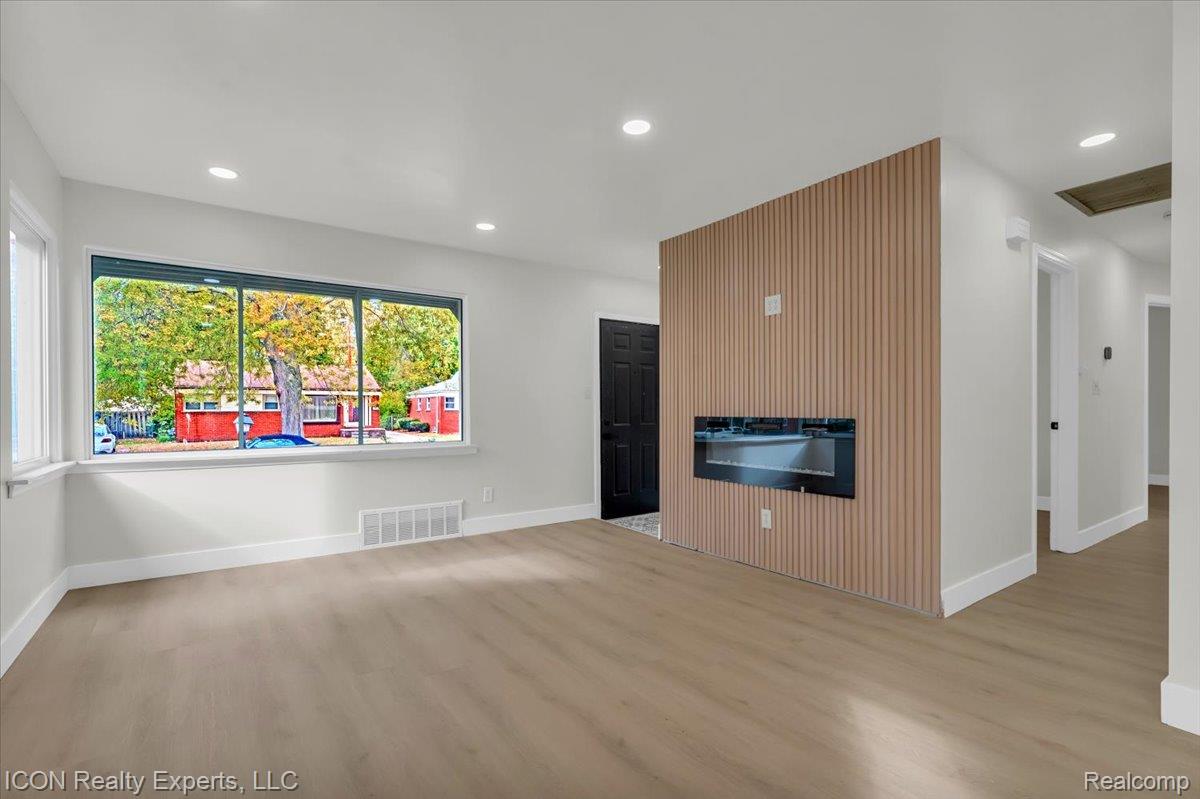 9020 Leverne