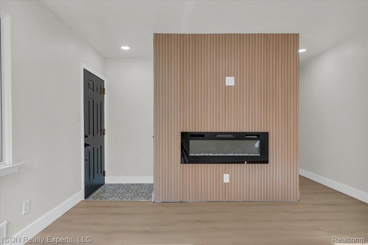 9020 Leverne