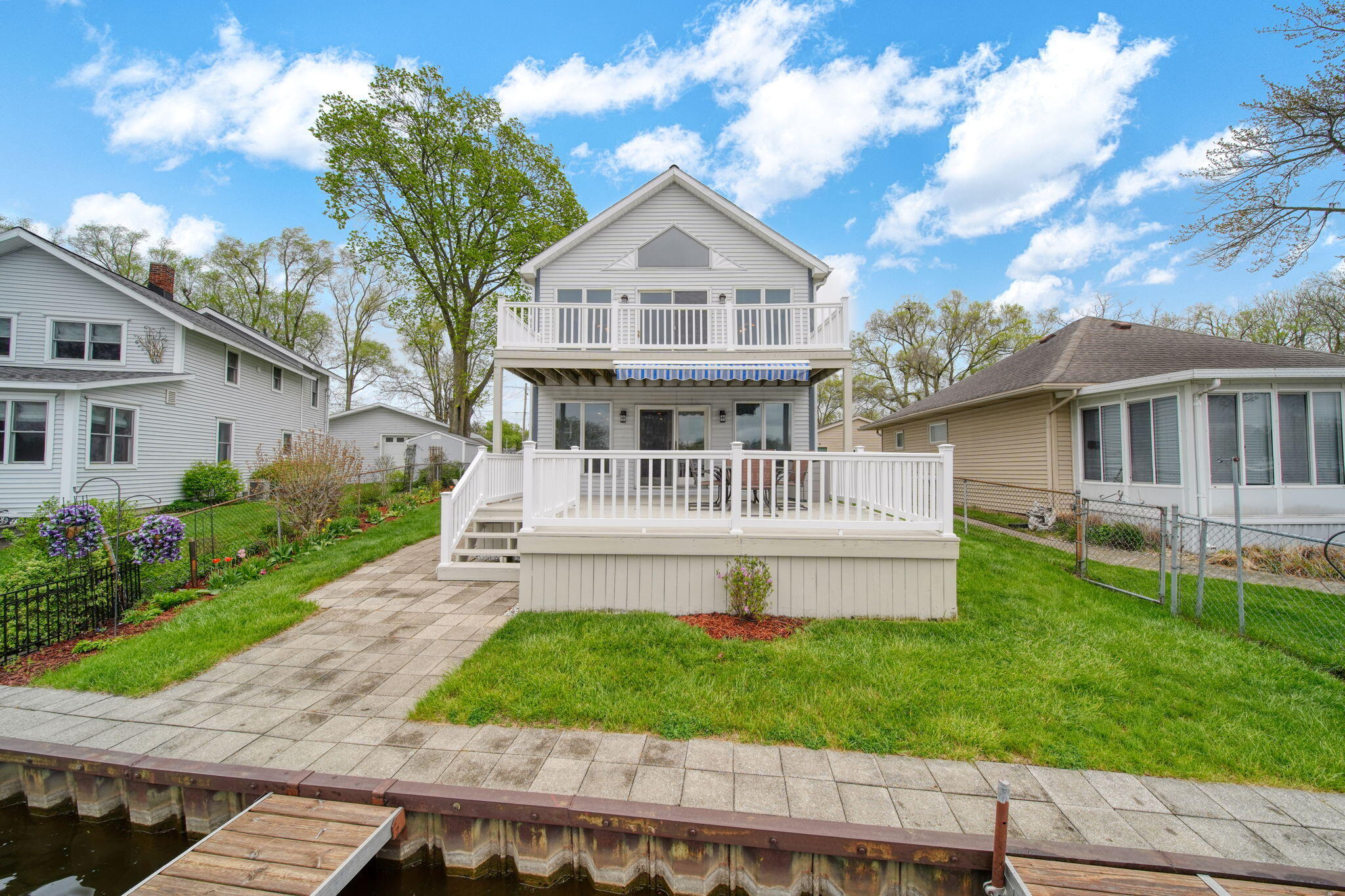 217 N Lakeside Drive
