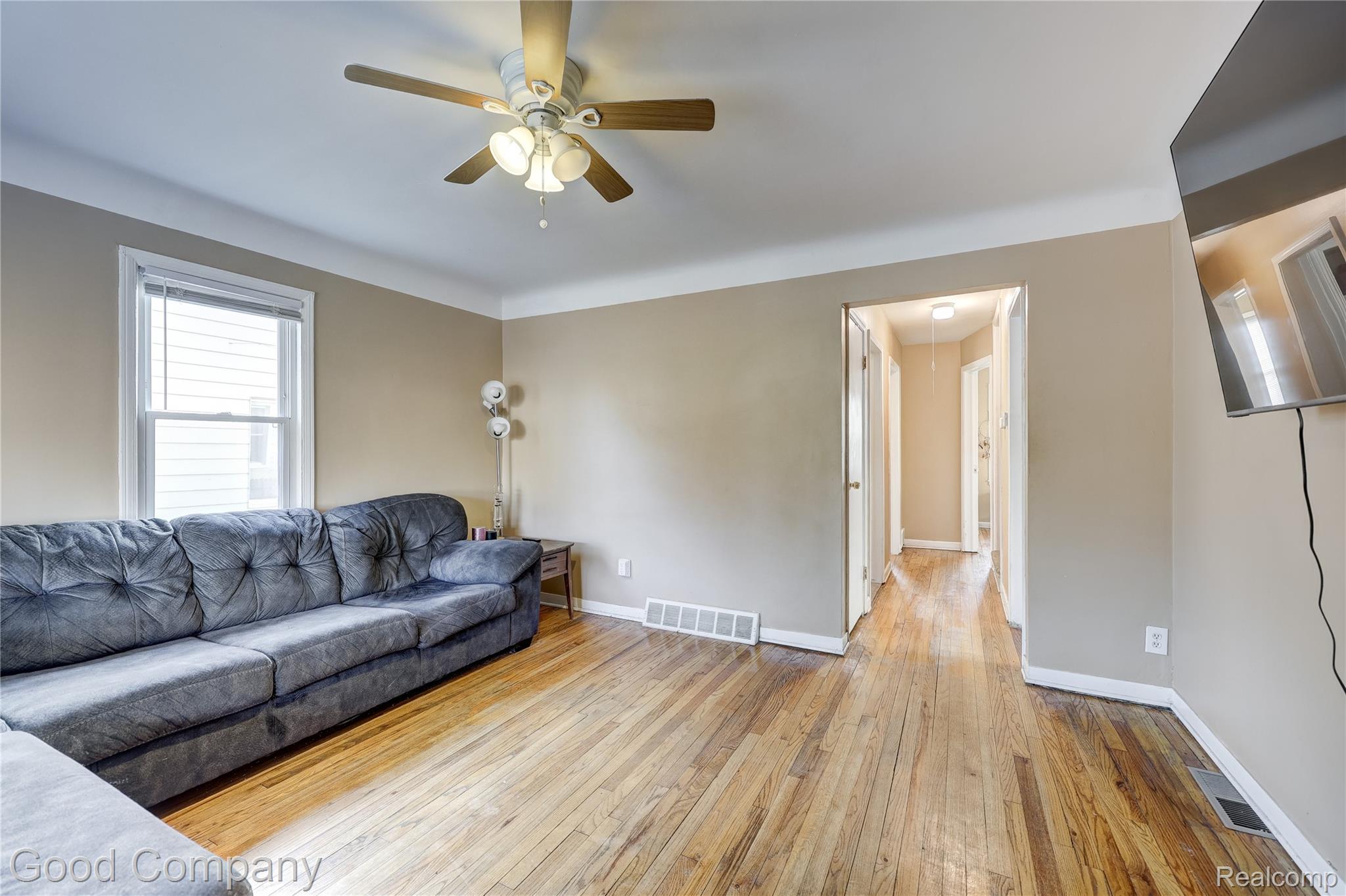 1216 E George Avenue