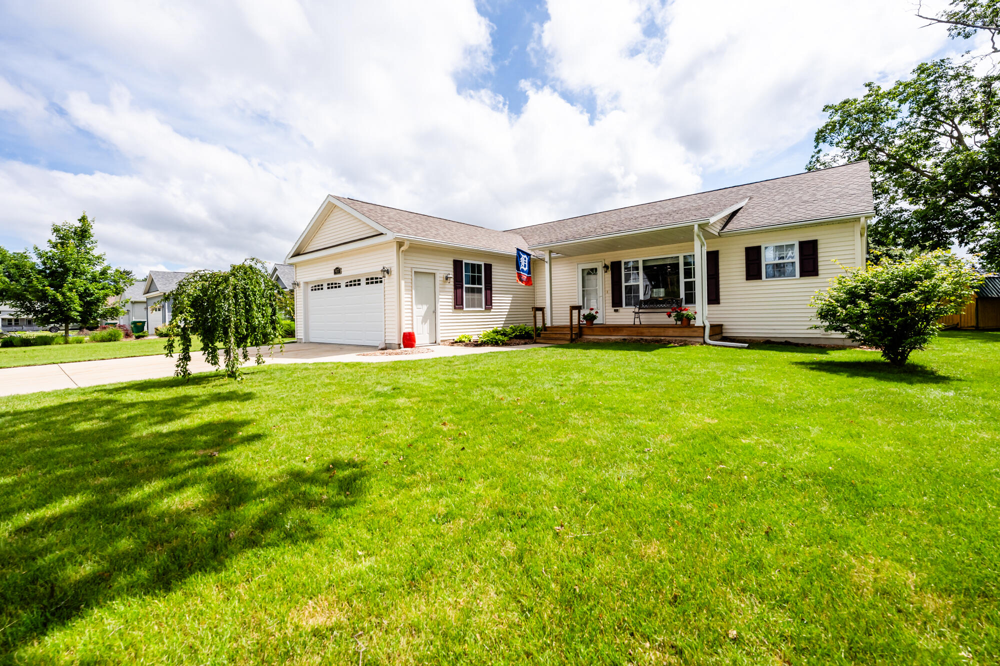 9077 Third Street
