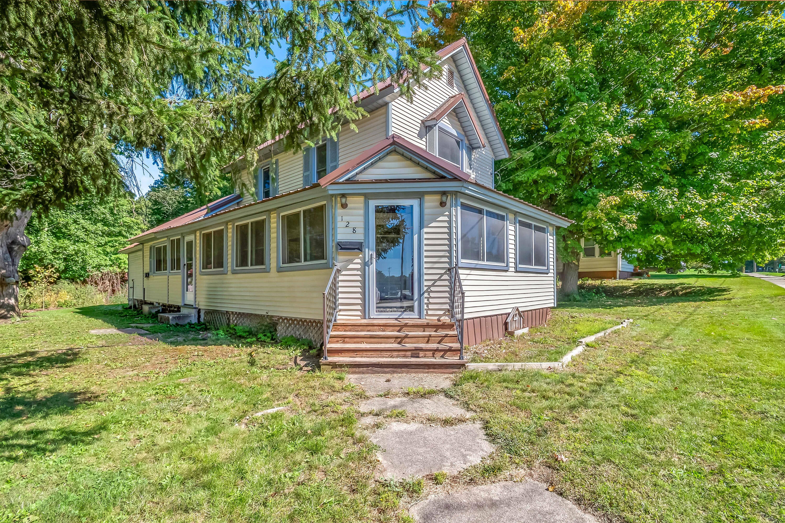 128 E St Joe Street