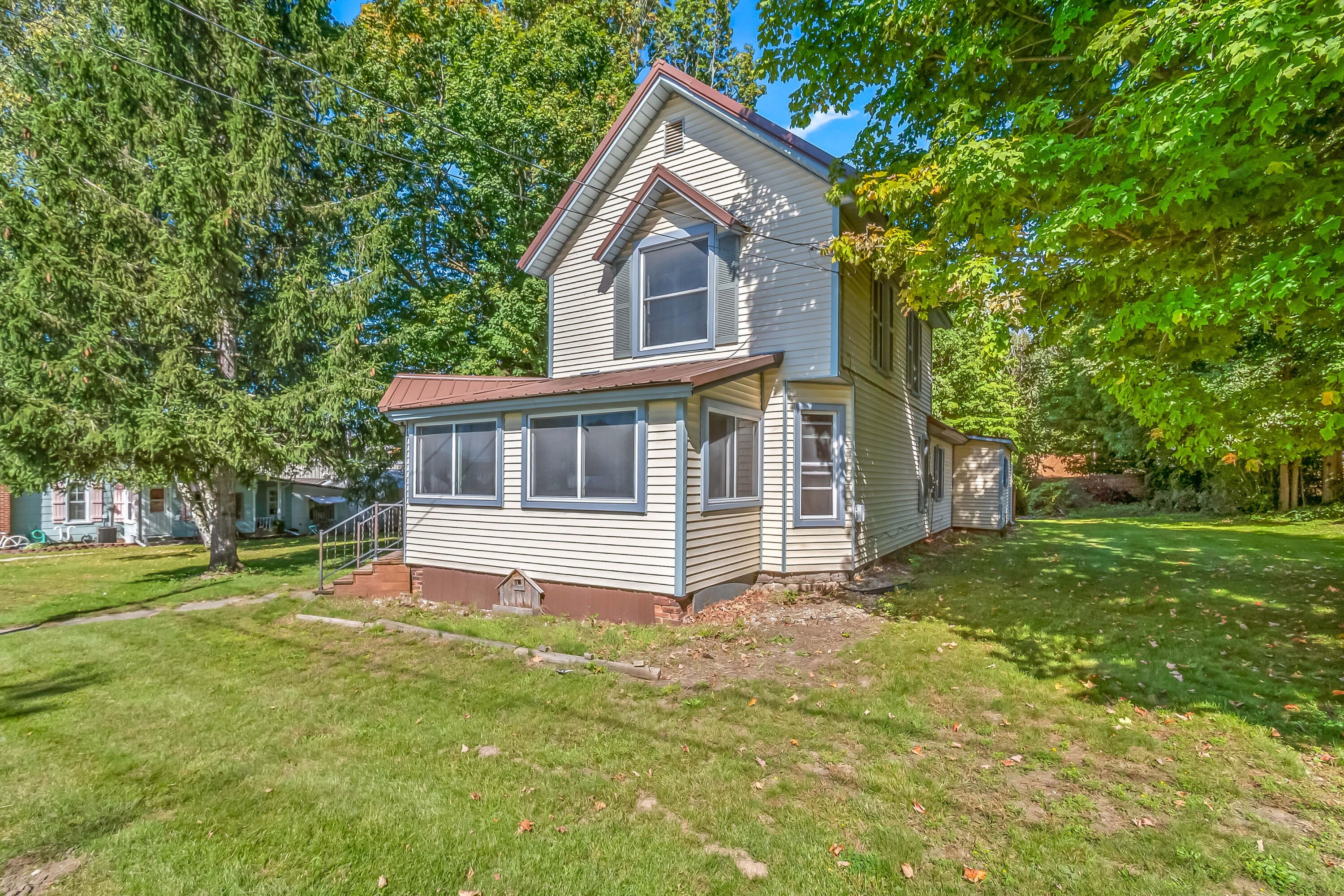 128 E St Joe Street
