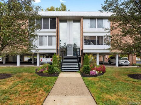 32050 Grand River Avenue 58 Farmington City MI 48336