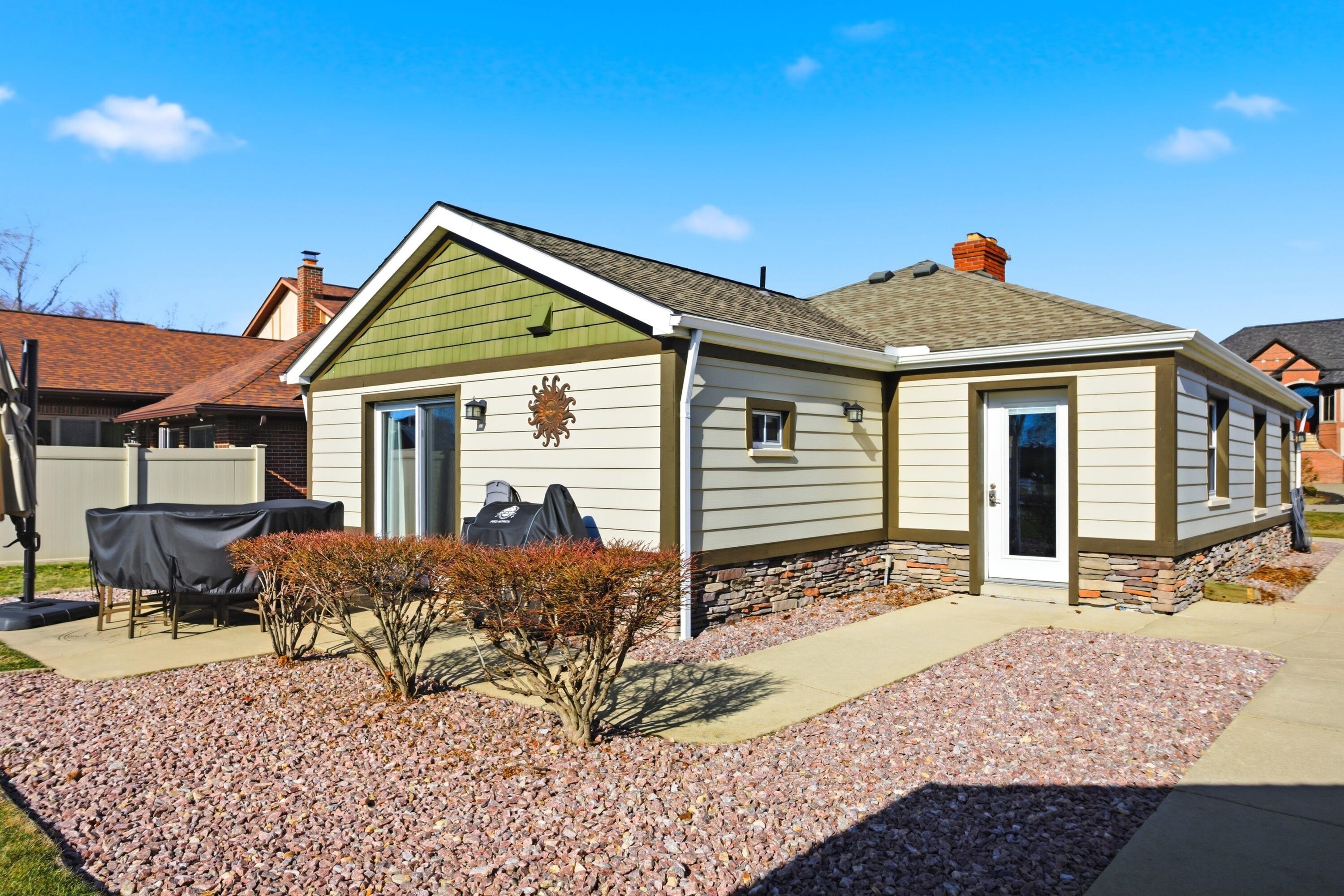 38310 Huron Pointe Drive