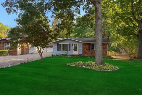1552 Odette Hartland Township MI 48353