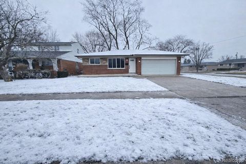 26112 Cunningham Drive Warren City MI 48091