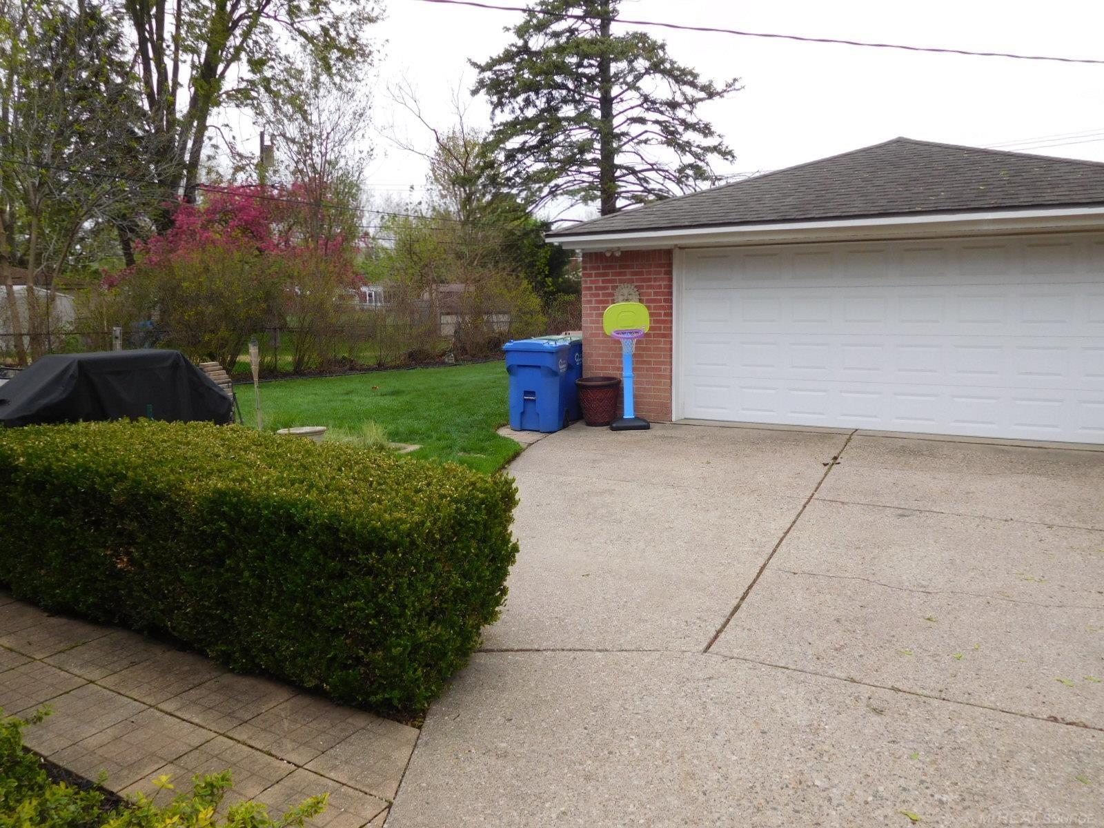 28308 Loretta Avenue