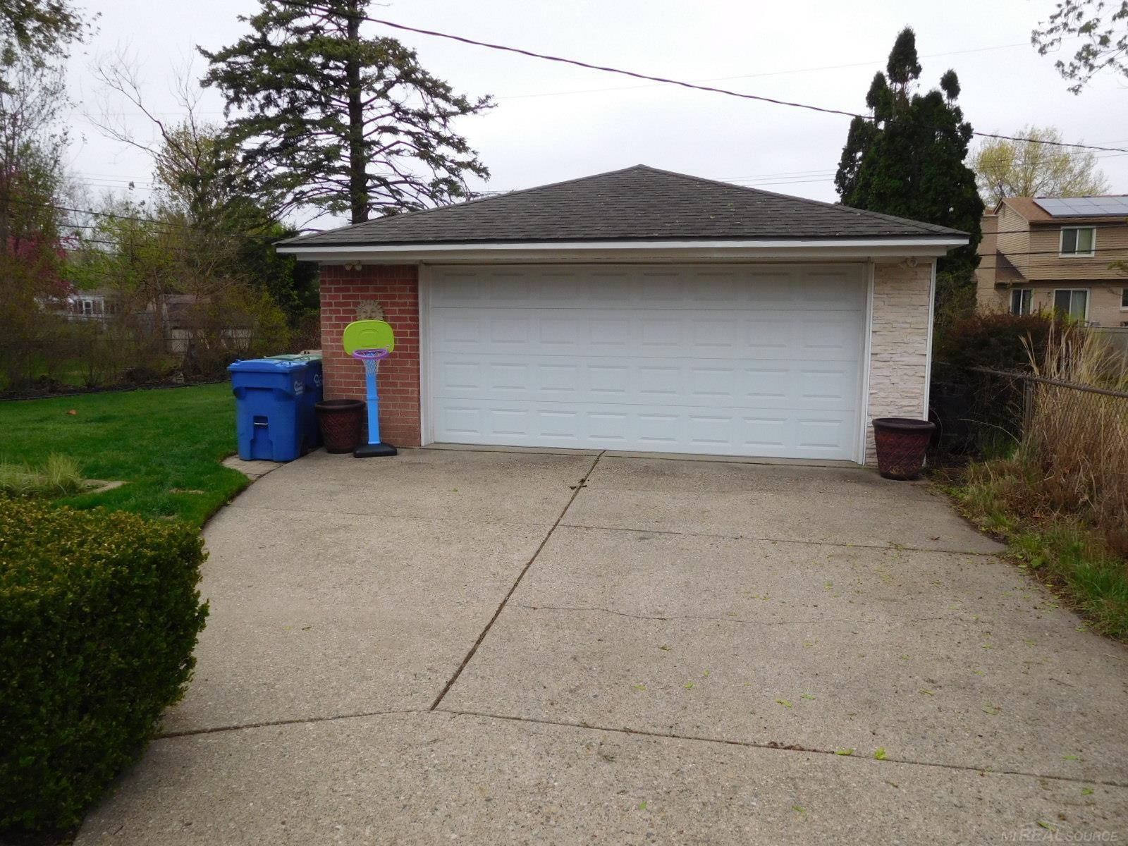 28308 Loretta Avenue