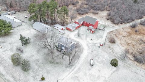 5233 124th Avenue Manlius Township MI 49408