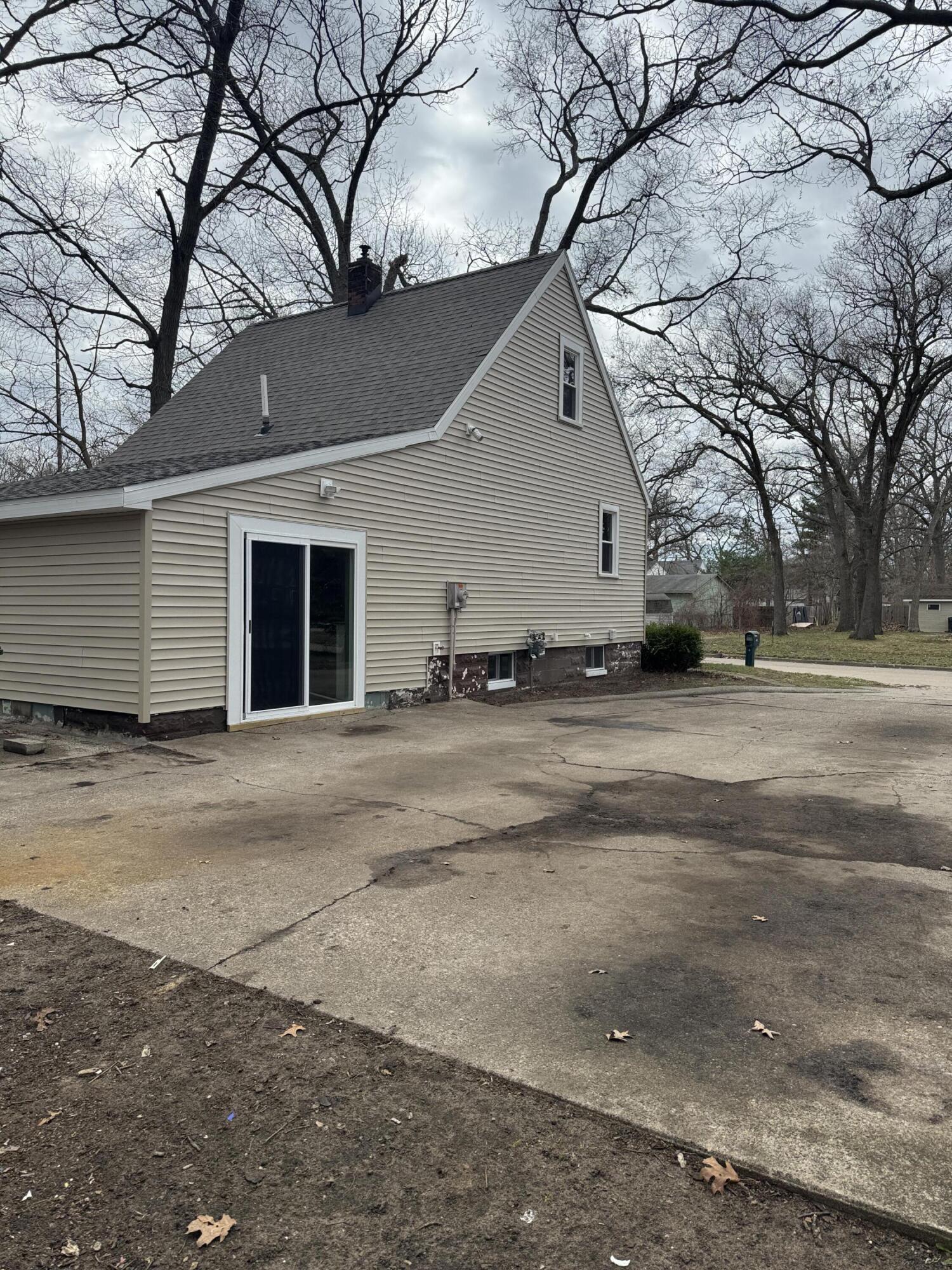 372 Creston Street