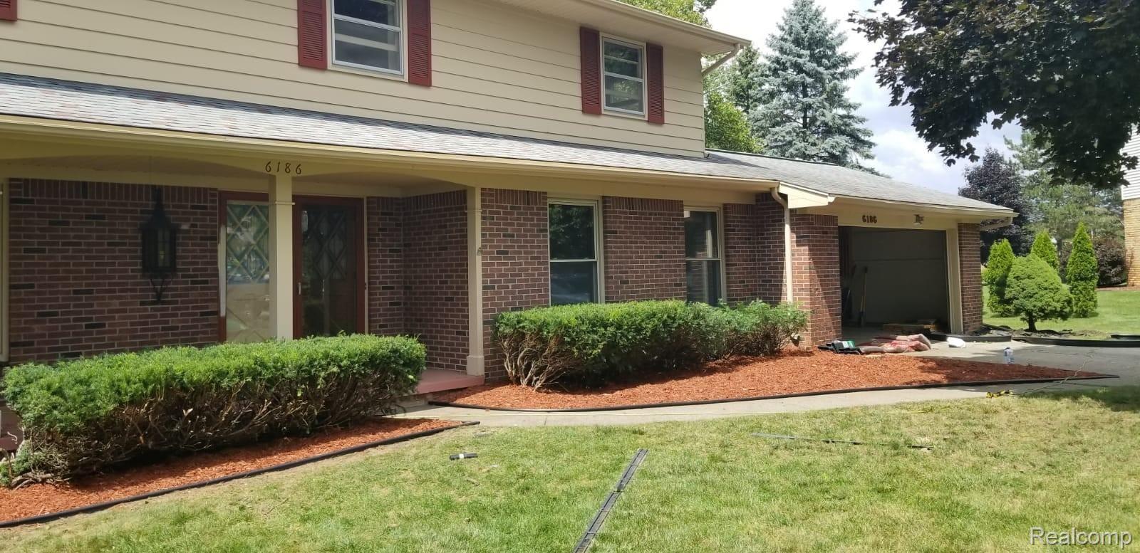 6186 KINGS CROWN Road